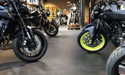 Gisler Baukeramik Referent Ausstellungsbereich Yamaha