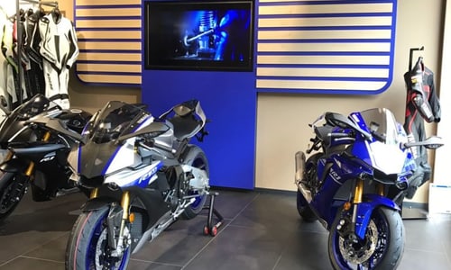 Gisler Baukeramik Referent Ausstellungsbereich Yamaha